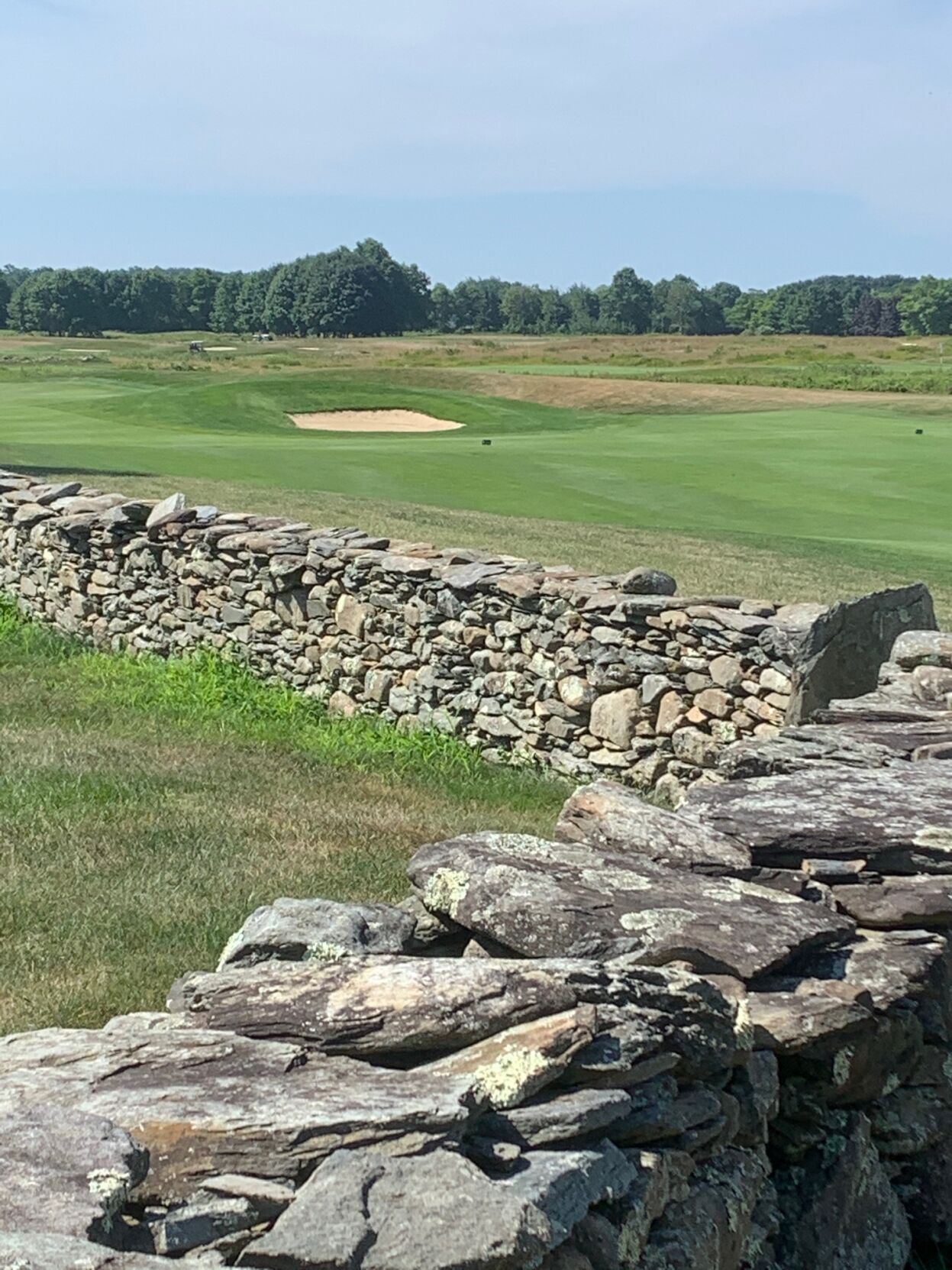 Golf + stone wall_Warneke.JPG
